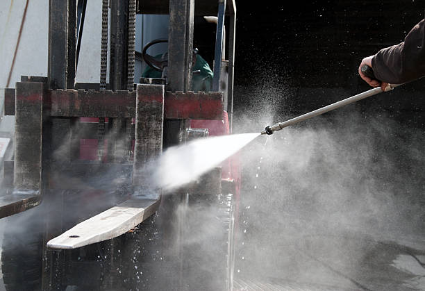 Best Machinery and Equipment Cleaning  in Willowbrook, CA
